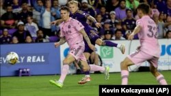 El Inter Miami empató este domingo con el Orlando City SC en un juego apretado sin la estrella del equipo, Lionel Messi. (AP/Kevin Kolczynski)