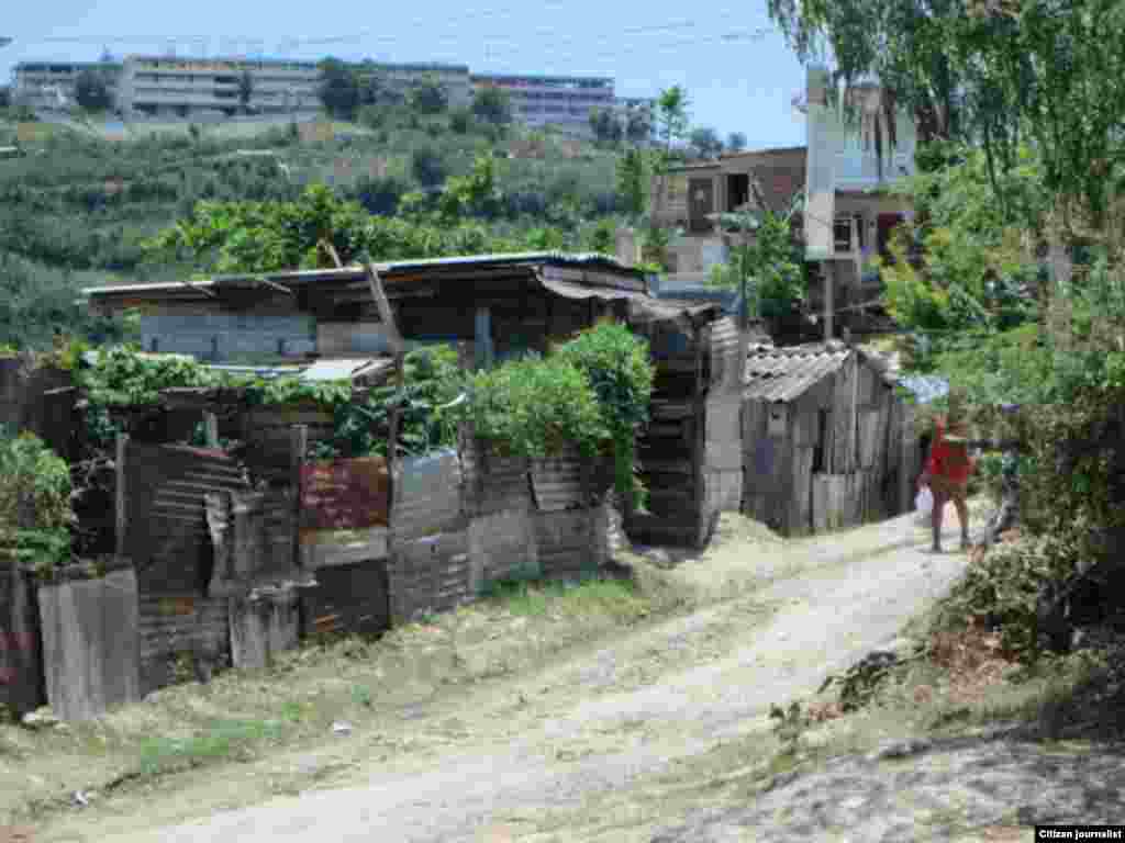 Recorrido por barrios de Santiago de Cuba @libertadorbrea