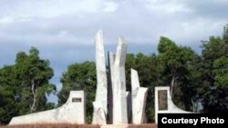 Monumento en Alegría de Pío, Cuba. 