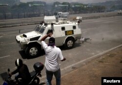 Un tanque de la Guardia Nacional atropelló a uno de los manifestantes.