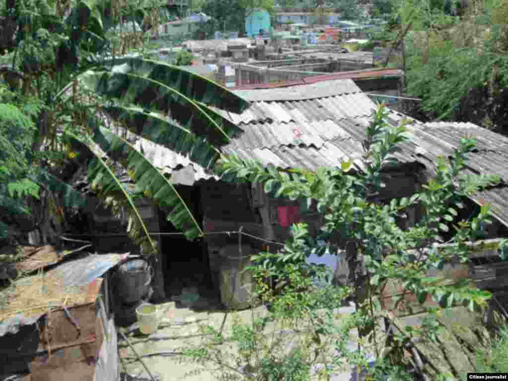 Recorrido por barrios de Santiago de Cuba @libertadorbrea